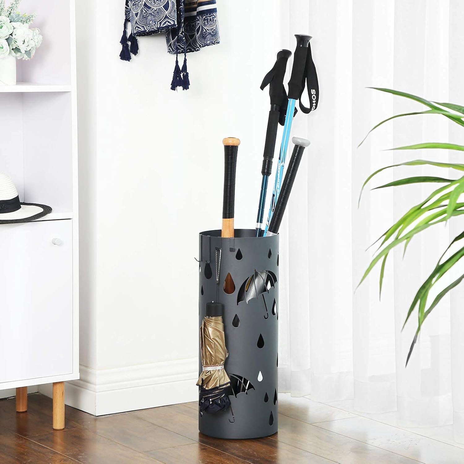 SONGMICS Metal Umbrella Stand with 4 Hooks and Water Tray