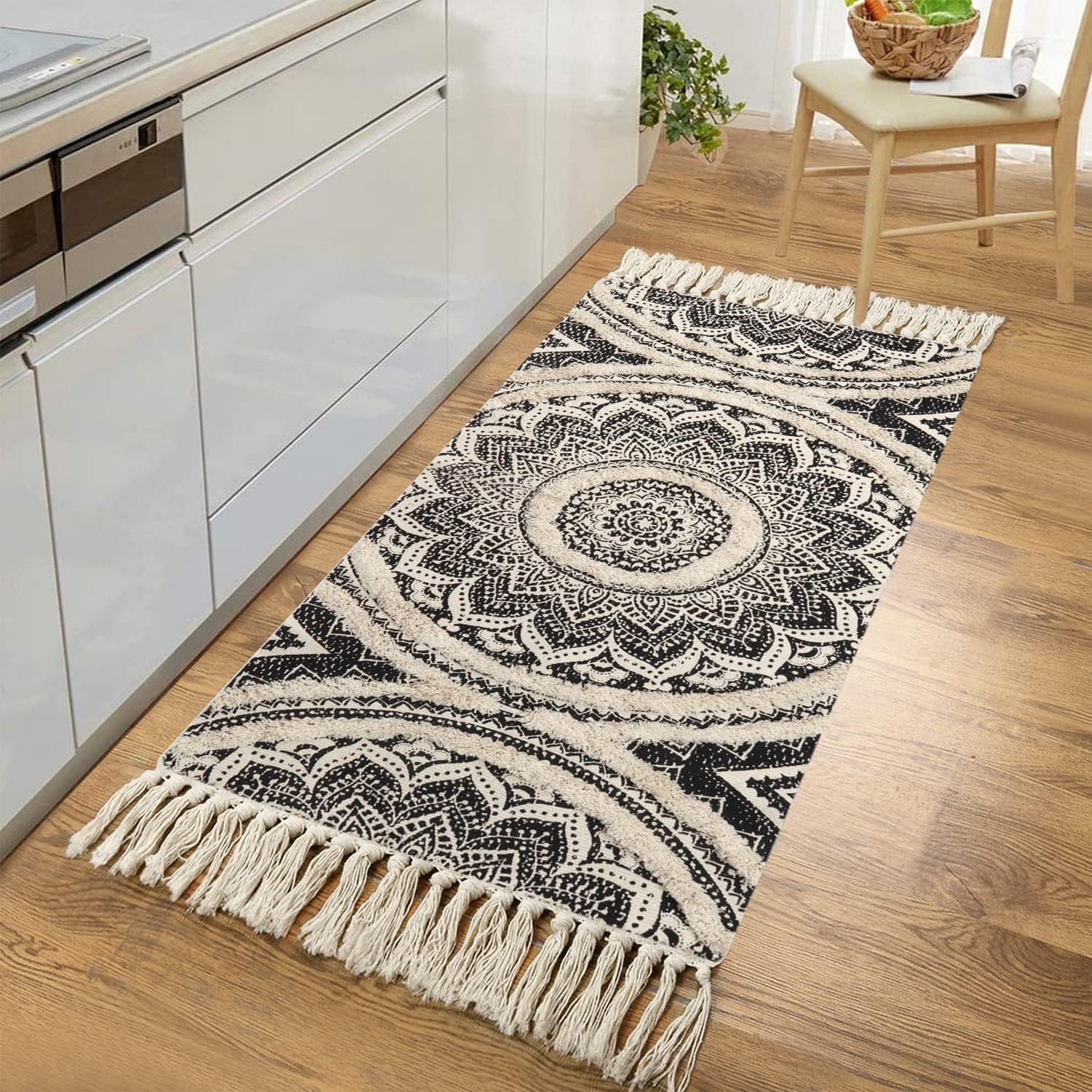 LEEVAN Boho Runner Rug 2x4 ft Mandala Design with Tassels